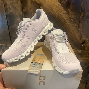 NEW- On Cloud size 9W